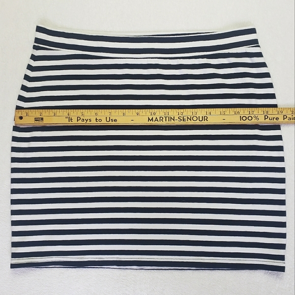 Divided, H&M Basic, Stretchy Bodycon Striped Mini Skirt, Large, Black & White - Picture 10 of 12